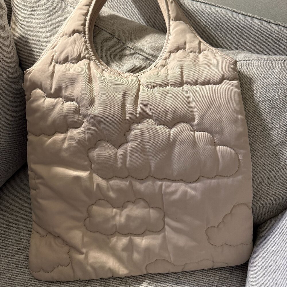 Coachtopia Loop Flat Tote With Cloud Quilting - Picture 7 of 11
